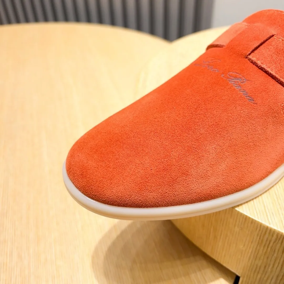 Factory price 420💰[loro piana] 2025 new moccasins, popular casual sneakers for street men. The shoes are made of first-layer suede leather uppers with rubber soles. They are classic. The complex craftsmanship and meticulous structure make the shoes light and soft, allowing you to walk comfortably and freely. Perfect for summer wear. Yardage: 38-45.